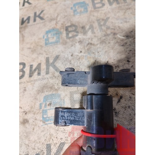 Кран уровня пола MAN TGX 052303 в сборе с тягой (568)-1