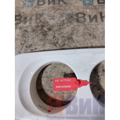 Рамка ПТФ (накладка ПТФ) DAF CF 85 994388 RH (592)-2