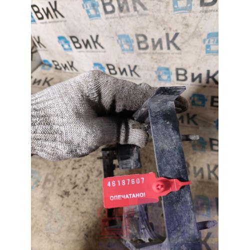 Кронштейн ПТФ DAF CF 85 994388 LH (607)-1