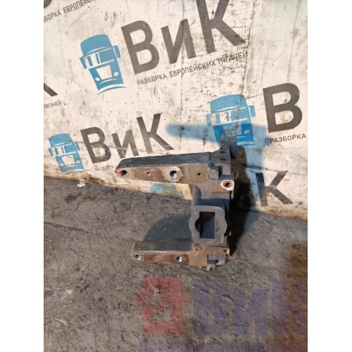 Кронштейн буксировочного крюка DAF CF 85 994388 RH (596)-1