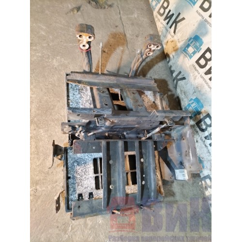 Ящик АКБ Volvo FH 13 678912 в сборе с прижимом (320)-5