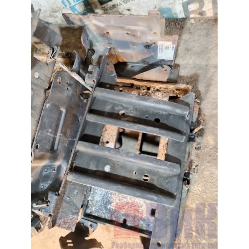 Ящик АКБ Volvo FH 13 678912 в сборе с прижимом (320)-4