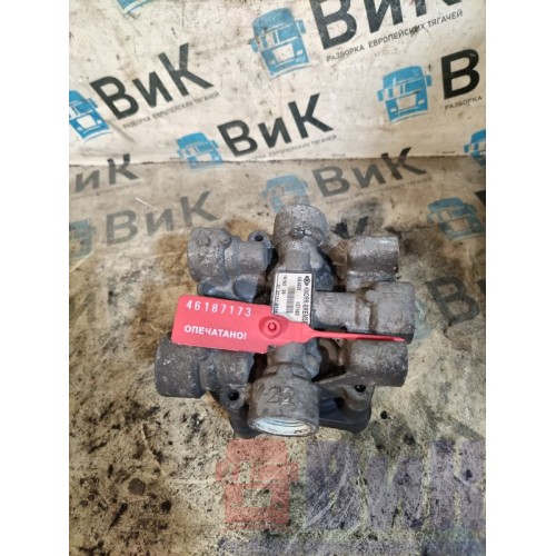 Кран 4-х контурный MAN TGX 635933 с деф. (173)