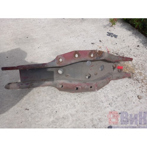 Кронштейн лонжерона кабины Renault Mack (961)-1