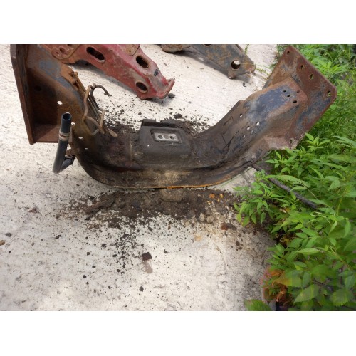 Траверса Renault Mack передняя (кронштейн двигателя) (974)-4