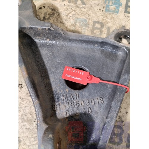 Кронштейн усилителя бампера 3 уха MAN TGX 635933 RH (146)-1