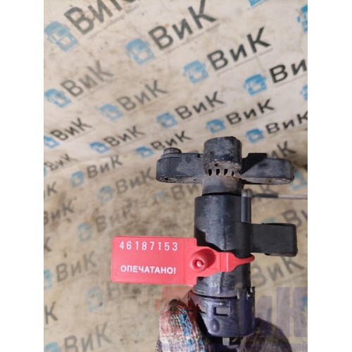 Кран уровня пола MAN TGX 635933 с тягой (153)-1