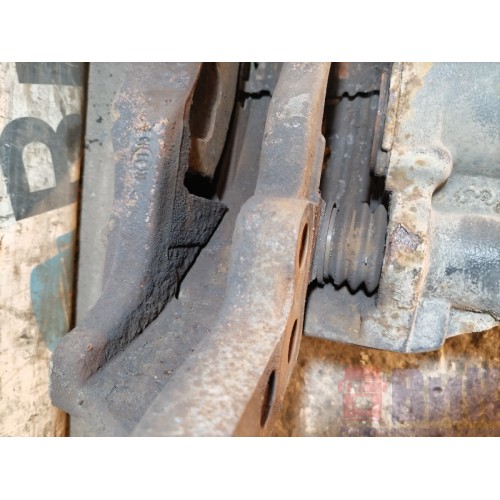 Суппорт Scania R440 322315 передний RH (698)-1