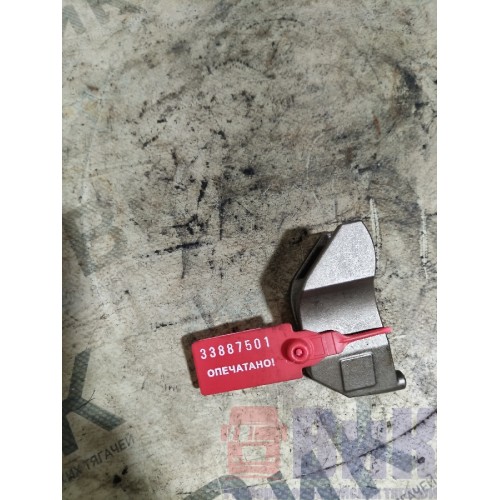 Прижим форсунки DAF 106 049232 (501)-1