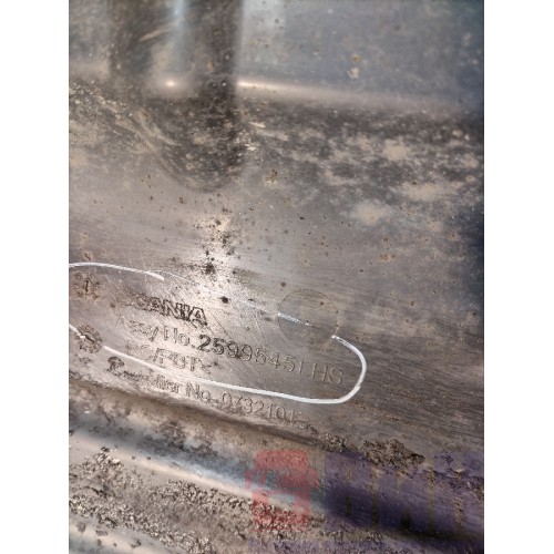 Подкрылок передний LH Scania R6 156776 в сборе (383)-1