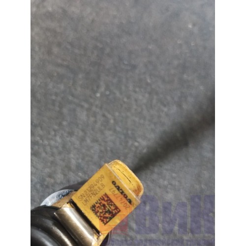 Форсунка топливная электрическая Renault DXI 11-13 20747797 (737)-1