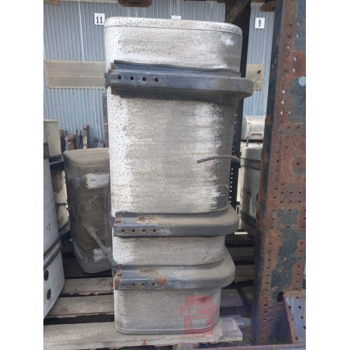 Бак топливный Scania R440 335286 165х68х70 в сборе с кроншт-ми 700л с деф. без проставок (144)