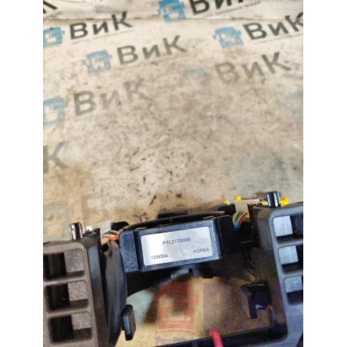 Кронштейн подрулевых переключателей Renault TS 001057 с проводкой (008)-1