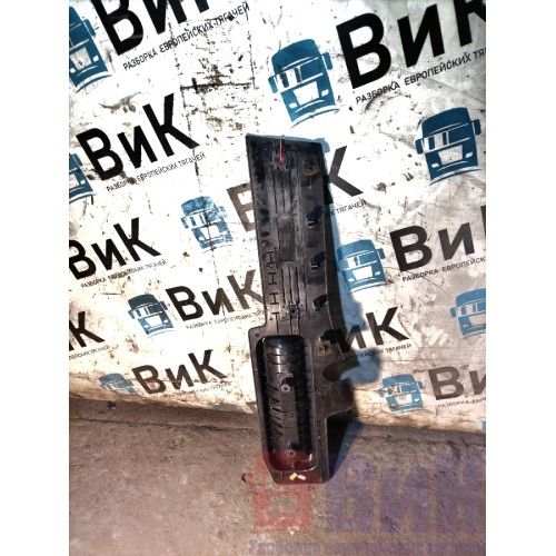 Накладка на порог Renault TS 001057 LH деф. (095)-3