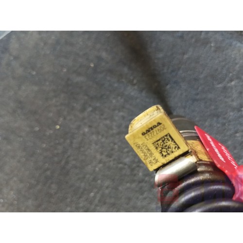 Форсунка топливная электрическая Volvo D13A  20972223 (640)-1