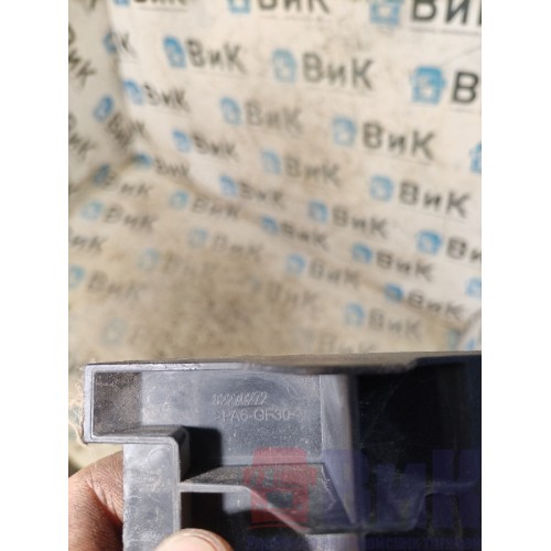 Кронштейн жабо Renault TS 001057 (081)-2