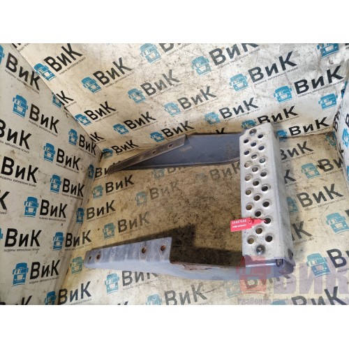 Лестница ящика АКБ Volvo FH 4 785702 (030)