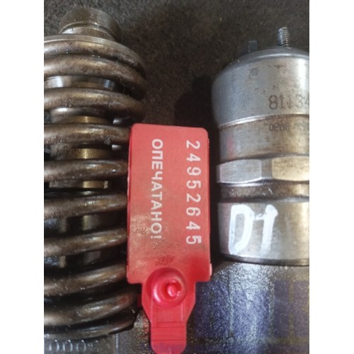 Форсунка топливная электрическая Volvo FH D12C Ч-образная 8113408 (645)-1