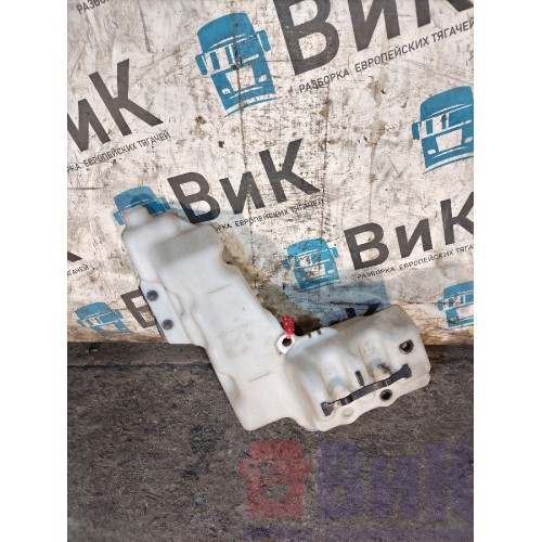 Бачок омывателя Volvo FH 4 785702 с кронштейном (945)