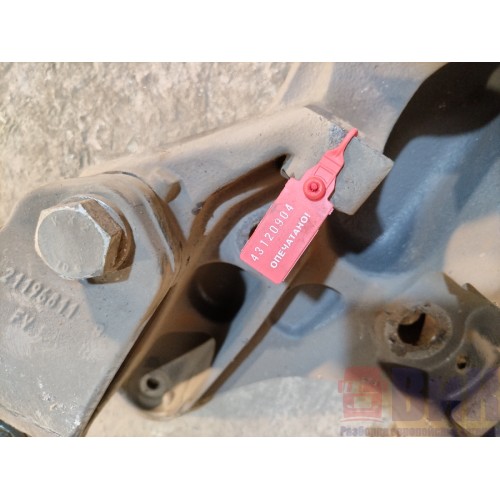 Кронштейн пневморессоры Volvo FH 4 785702 задний RH (904)-1