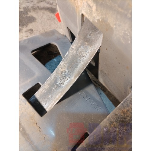 Кронштейны ресивера Volvo FH 4 785702 с хомутами (846)-4