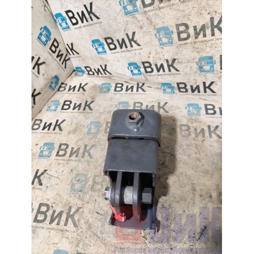 Кронштейн усилителя бампера Volvo FH 4 785702 LH (822)-1