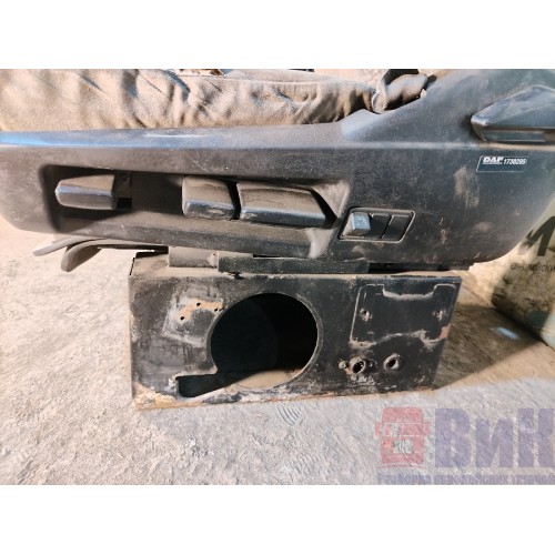 Сиденье водительское DAF 105 805771 пневмо (нет ручки регулирования вперед-назад) (662)-1