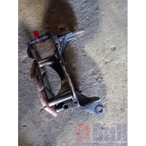 Кронштейн торсиона кабины Renault TS 001057 LH (938)-3