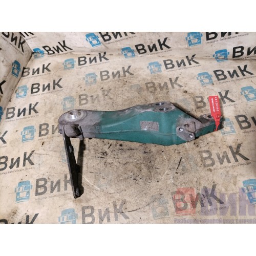 Кронштейн двигателя Volvo FH 4 704890 D13K передний RH (453)