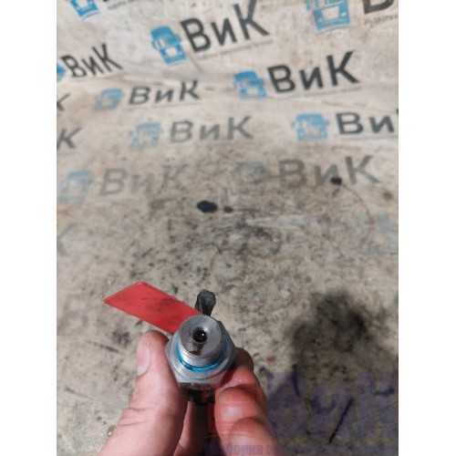 Датчик давления масла-топлива Volvo FH 13 616047 D13C (165)-2