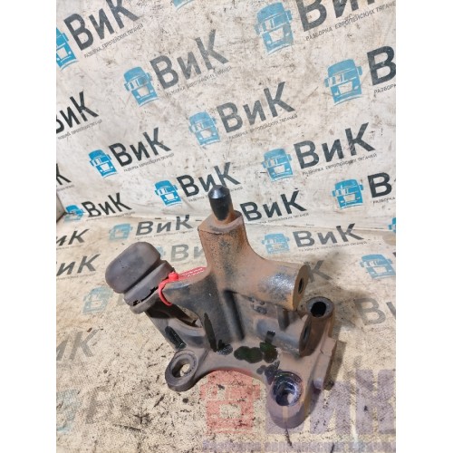 Кронштейн торсиона кабины Scania G400 313216 LH (925)-3