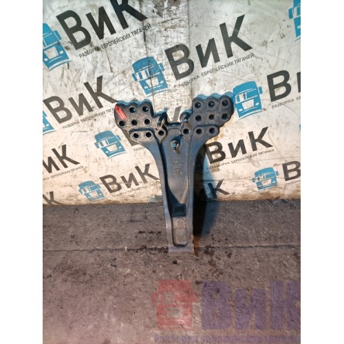 Кронштейн заднего стабилизатора (бугель) Scania R6 156776 (517)