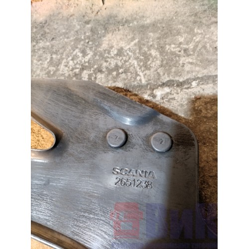 Кронштейн брызговика Scania R6 156776 (493)-2