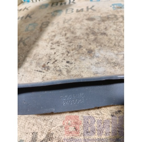 Кронштейн пыльника двигателя Scania R6 156776 в сборе RH (390)-1