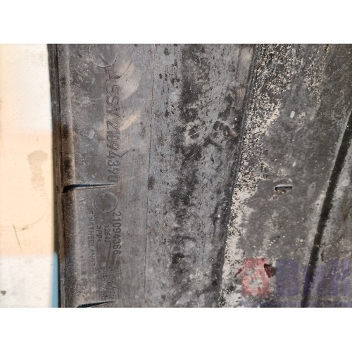 Верх полукрыла  Renault T 017895 (мел. деф.) (785)-1