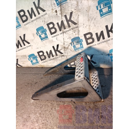 Лестница ящика АКБ Renault T 017895 (509)-3