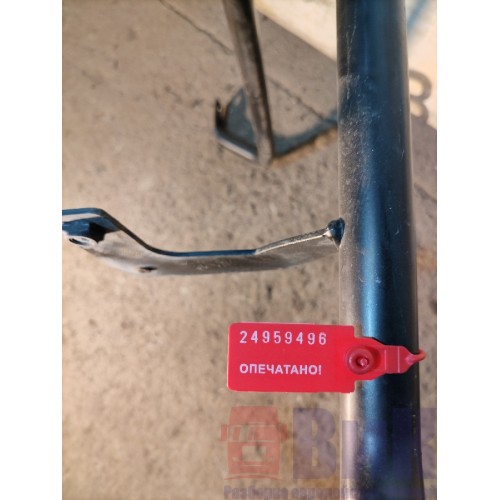 Поручень за кабину / кронштейн спойлера Renault T 017895 (496)-2