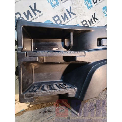 Подножка верхняя Renault T 005469 в сборе с крышкой инструм.ящика LH (деф.) (571)-6