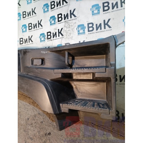 Подножка верхняя Renault T 005469 в сборе с крышкой инструм.ящика RH (деф.) (570)-3