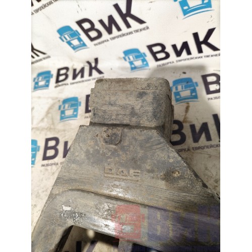 Кронштейн нижней подножки DAF 105 991137 LH ориг. (564)-2