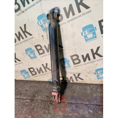 Цилиндр подъема кабины Renault T 005496 LH с деф. (440)