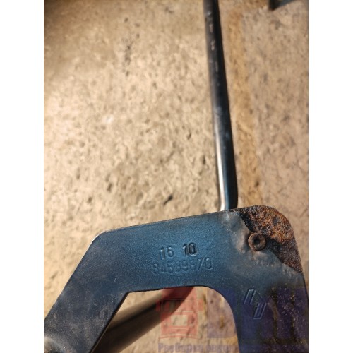 Поручень за кабину / кронштейн спойлера Renault T 005496 (351)-1