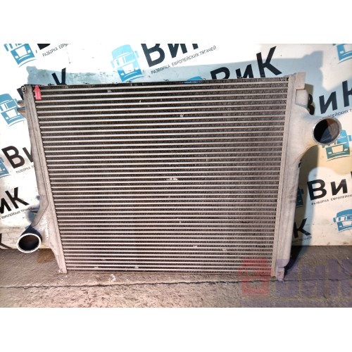 Интеркулер Renault T 005496 с деф. (262)