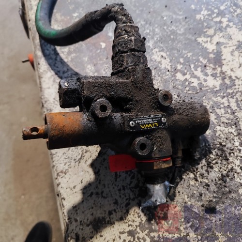 Распределитель гидравлический LIWA HYDRAULICS (752)-2