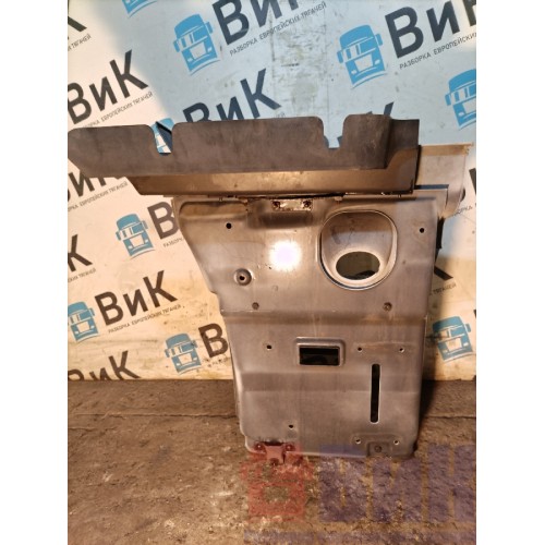 Подножка основная Scania R440 176096 в сборе с экраном LH (775)-1