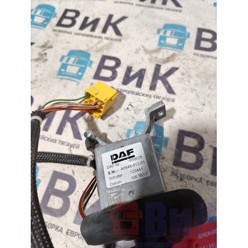 Подрулевой переключатель DAF 105 930166 (732)-3