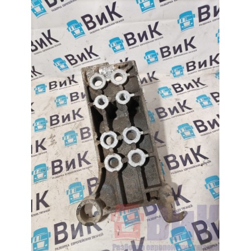 Кронштейн бампера DAF 105 930166 LH (653)-1