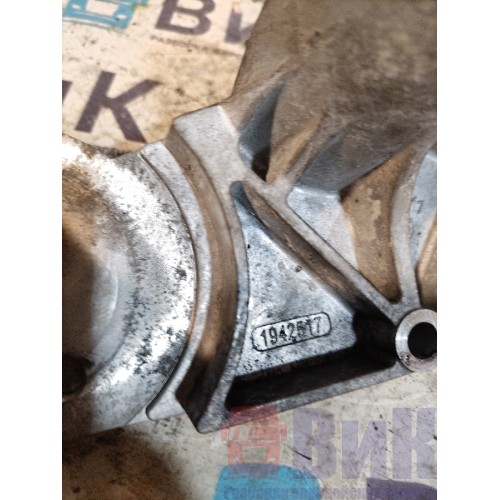 Кронштейн обводного ролика DAF 105 015999 (504)-2