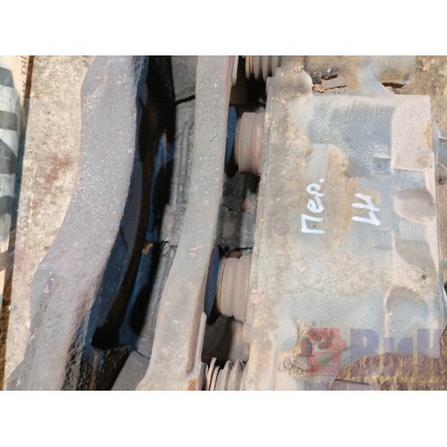 Суппорт Scania R440 176096 передний LH (399)-3