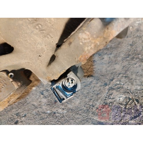 Суппорт Scania R440 176096 передний LH (399)-6